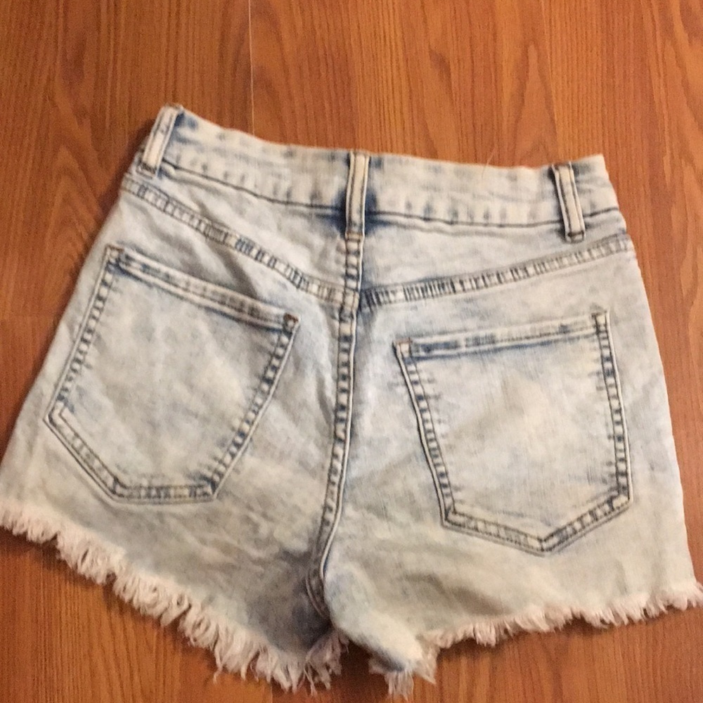 Rue 21 Curvy Jean Shorts size 0 (F) - Picture 3 of 4